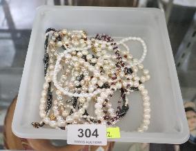 Lot 304
