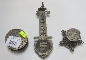 Lot 252