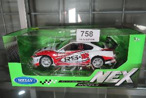 Lot 758