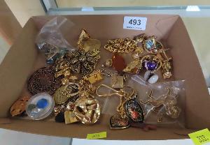 Lot 493