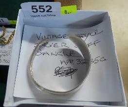 Lot 552