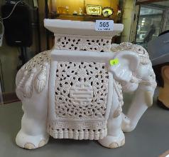Lot 565