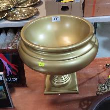 Lot 687