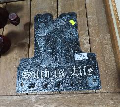 Lot 732