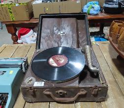 Lot 775