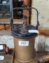 Lot 352