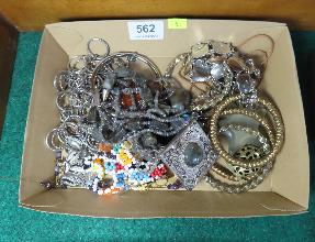 Lot 562