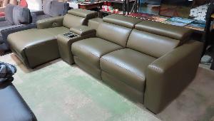 Lot 208